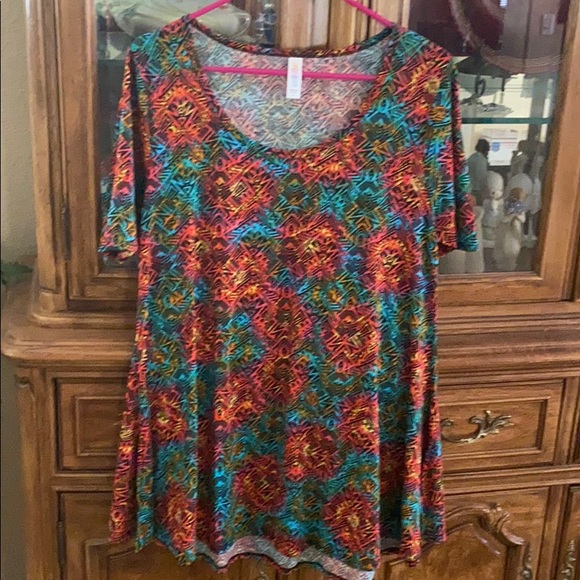 NWOT LuLaRoe Classic T - Picture 1 of 5